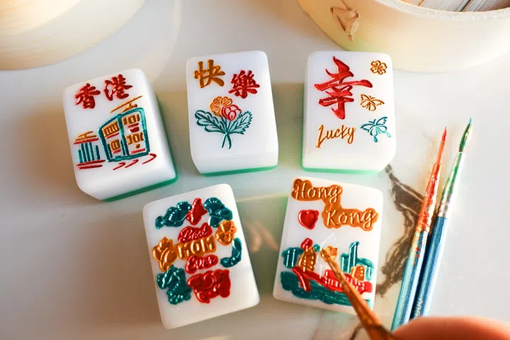 $2.200 para um jogo de mahjong? A artista Karen Aruba e seu pai dão nova vida a uma arte em vias de extinção