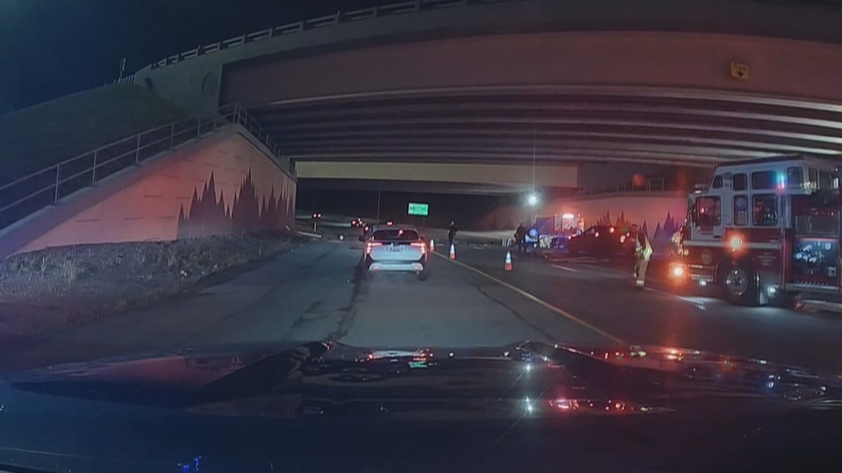 1 injured in truck rollover: Calgary police