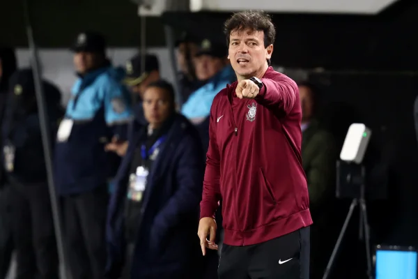 Após sequência de derrotas, Fernando Diniz é demitido do Corinthians - destaque galeria