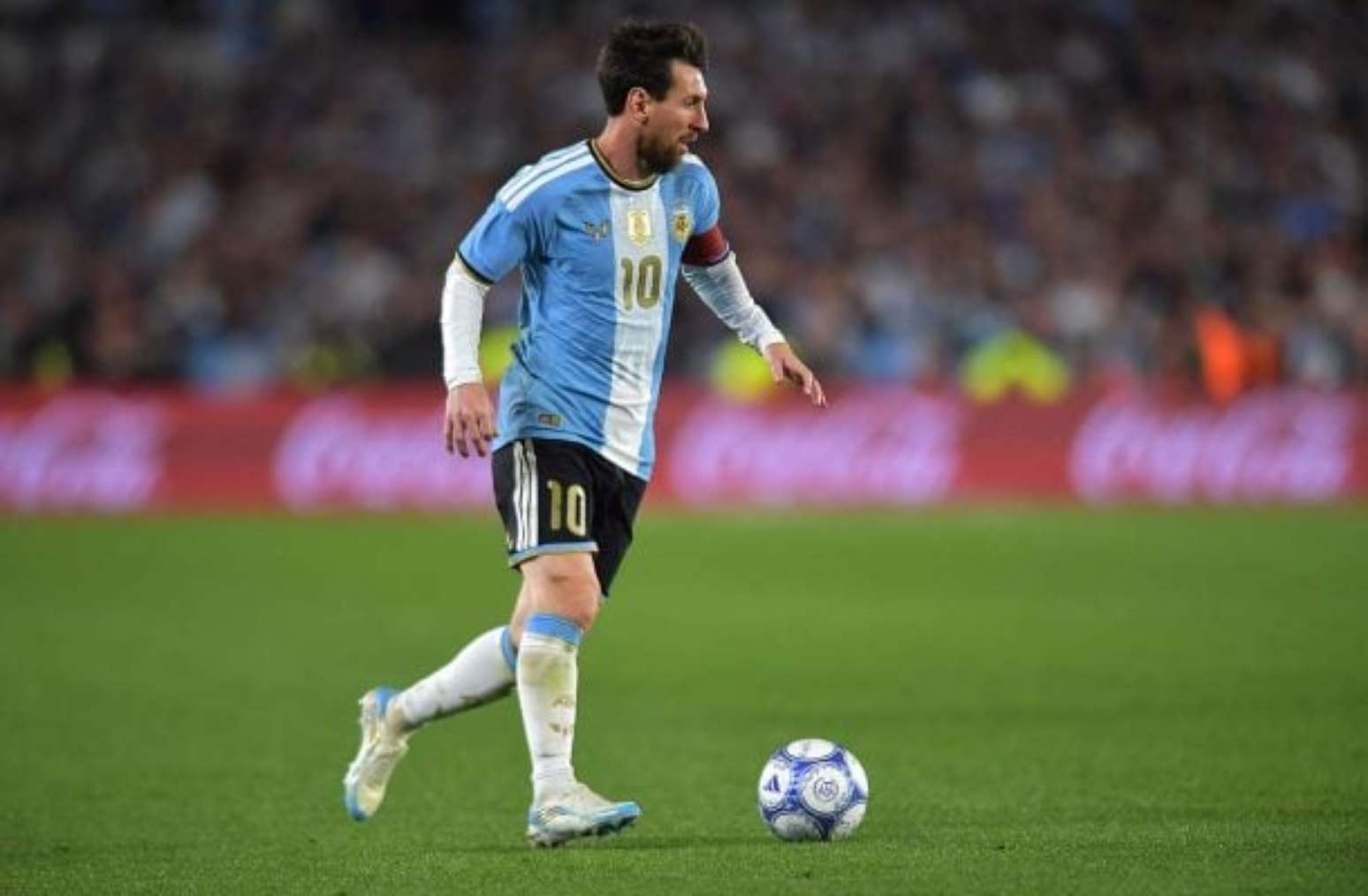 Messi fez gol e assist&ecirc;ncia em despedida &ndash;