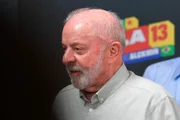 Presidente declarou R$ 3 milhões em receitas privadas, mas supera Flávio no volume total de recursos arrecadados para a campanha