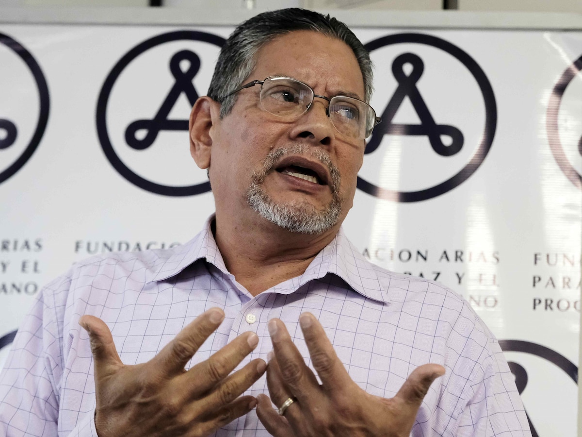 A investigação sobre o assassinato de Roberto Samcam fica arquivada sem que a Costa Rica consiga identificar quem ordenou o crime