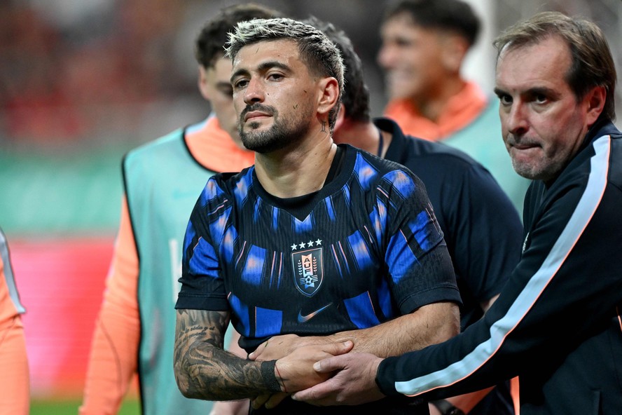 Arrascaeta, do Flamengo, se prepara para cirurgia no punho nesta quinta-feira: 'Força, fé e seguir'