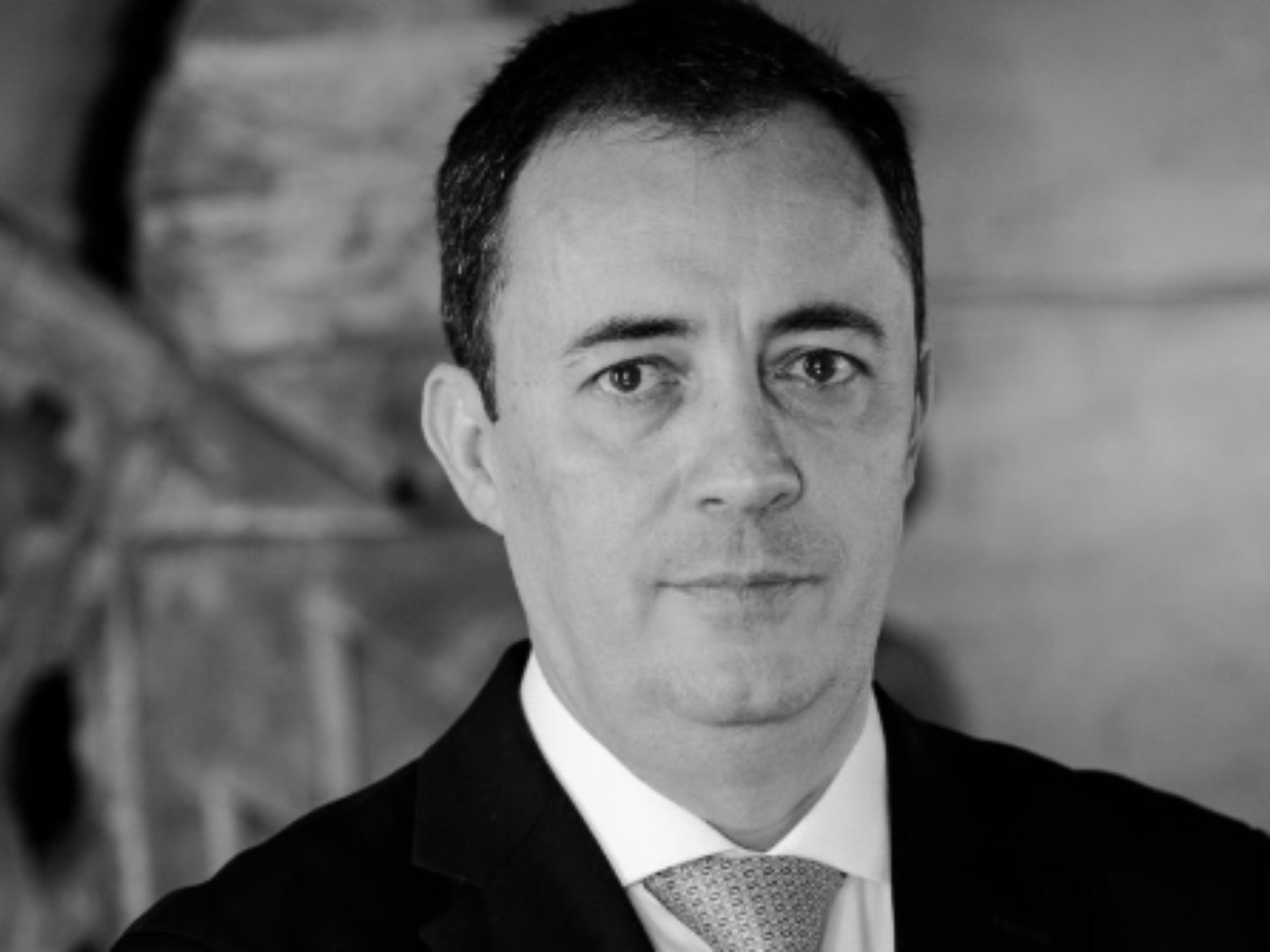 Reitor da PUC-PR morre após ser atingido na cabeça por objeto de acrílico nos EUA