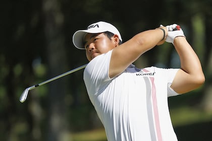 'A comunidade se beneficiou': Proprietário de negócio preocupado com referendo sobre imigração em Alta.