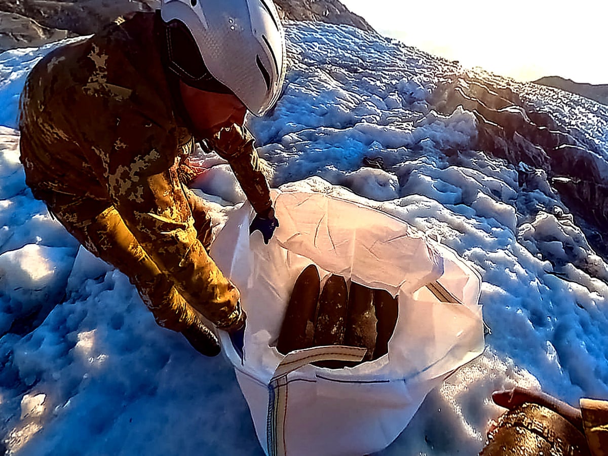 O derretimento de geleiras nos Dolomitas revela um estoque de munições da Primeira Guerra Mundial
