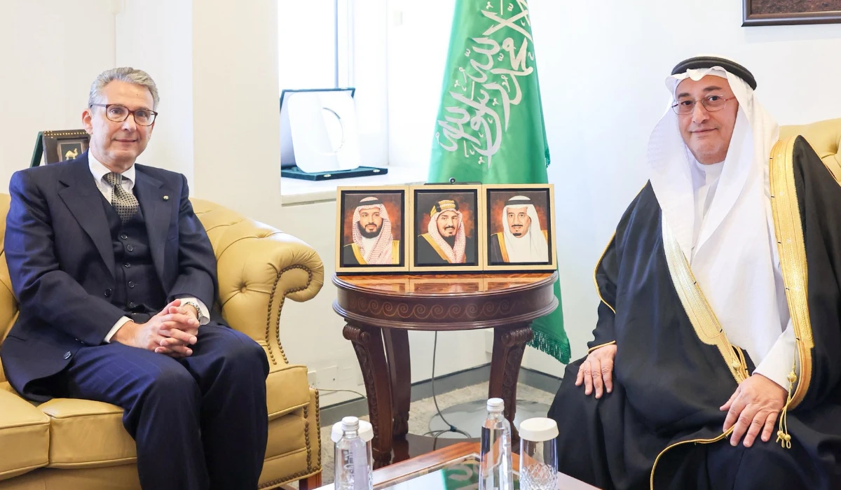 O vice-ministro saudita para a diplomacia pública recebe o embaixador italiano