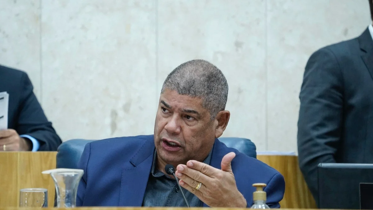 Corregedoria ouve policiais sobre suposta regalia a Milton Leite na prisão