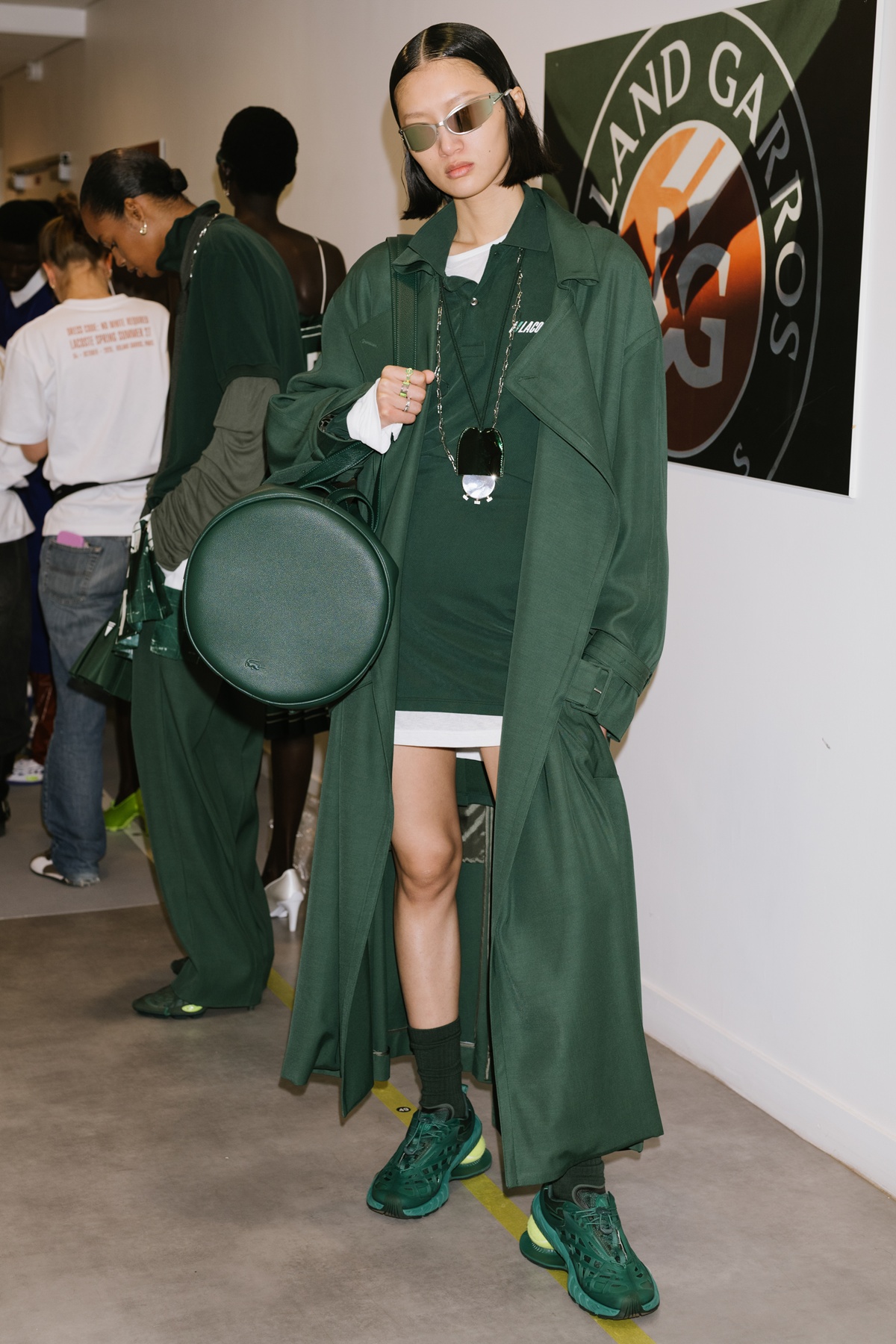 Lacoste transforma bola de tênis em salto e desconstrói estilo preppy