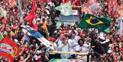 O presidente Lula (PT) em ato em Copacabana neste s&aacute;bado, 24 Foto: Wagner Meier/Getty Images