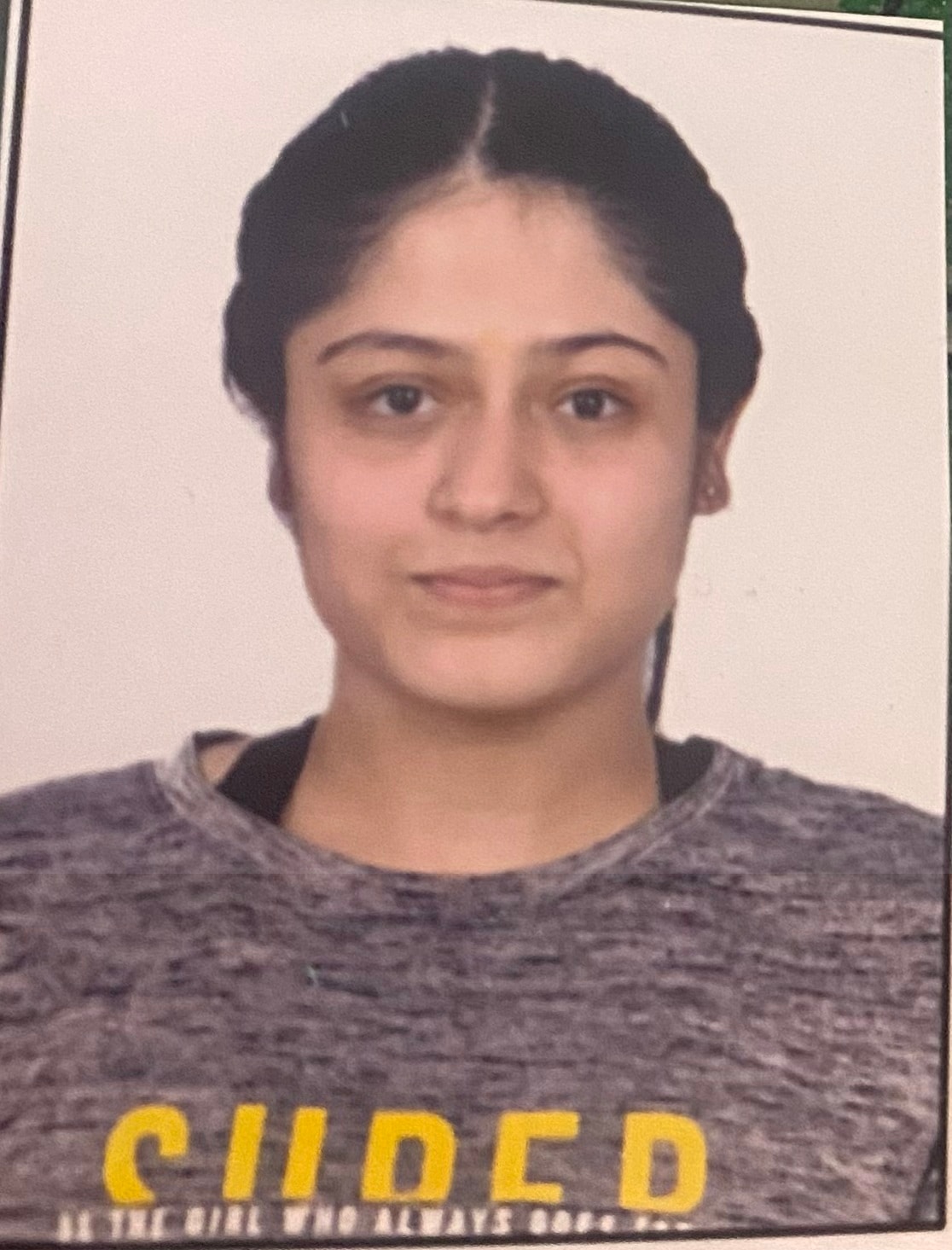 Imagem da matéria: A esposa separada de Anurag Dobhal, Ritika Chauhan, diz 'yeh wapas attack karega' após a prisão do UK07 Rider por agressão ao cunhado. Assistir