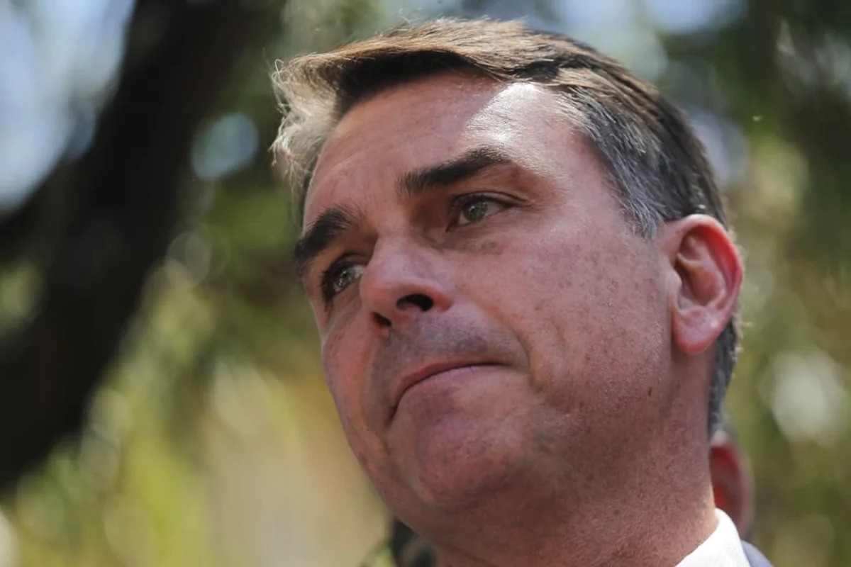 Empresários veem “desespero” de Flávio ao apoiar fim da escala 6x1