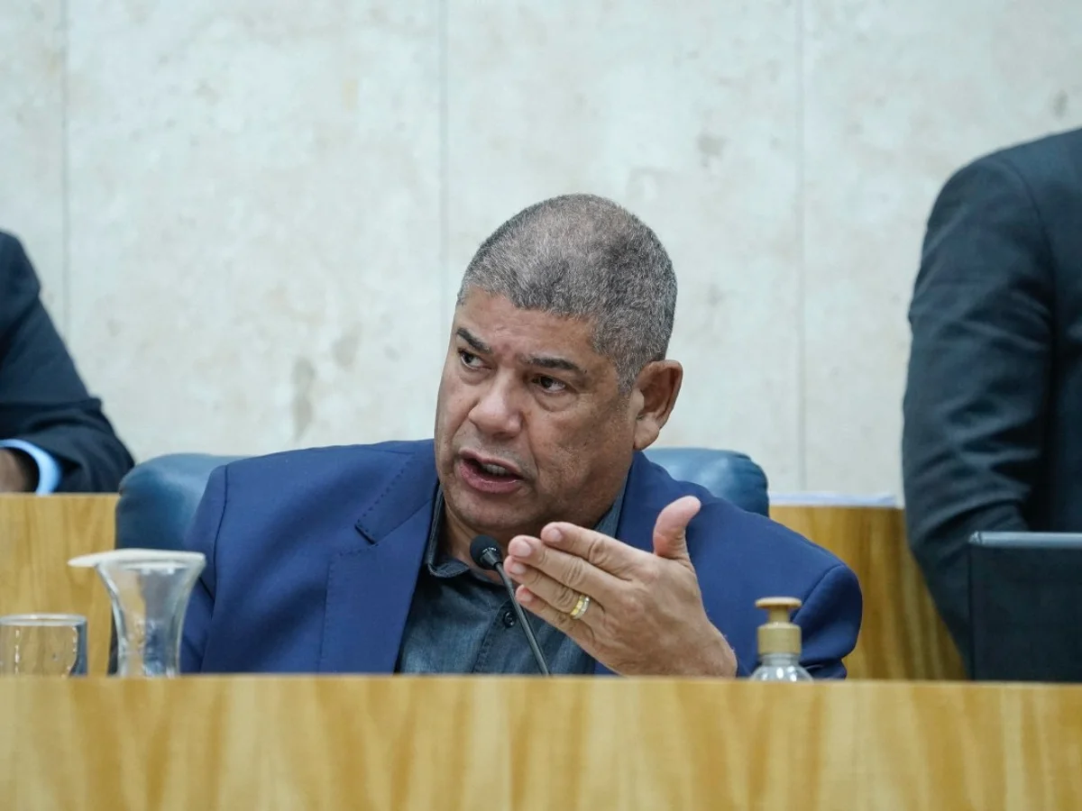 Corregedoria ouve policiais sobre suposta regalia a Milton Leite na prisão