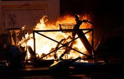 Slogans antipoliciers, vitrines brisées… Paris encore face à des pillages