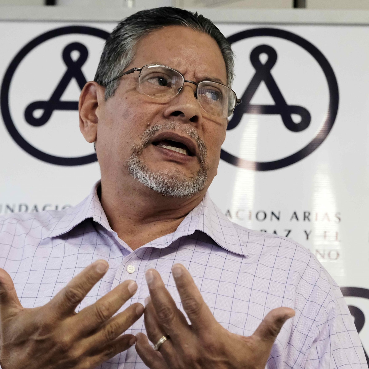A investigação sobre o assassinato de Roberto Samcam fica arquivada sem que a Costa Rica consiga identificar quem ordenou o crime