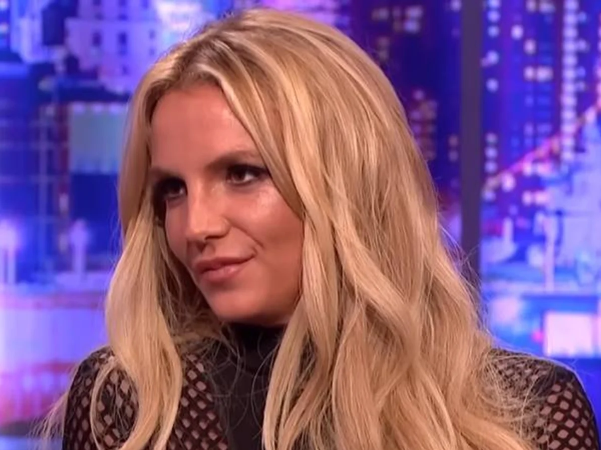 De lingerie, Britney Spears desabafa sobre período sob tutela do pai