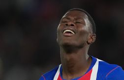 Coup dur pour le PSG, privé de Nuno Mendes pour le choc face au Barça