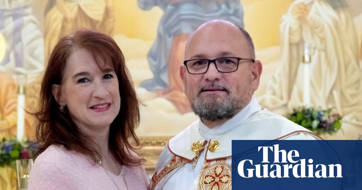 Vaticano mantém a excomunhão do diácono dos EUA que se demitiu após filho ser molestado por padre