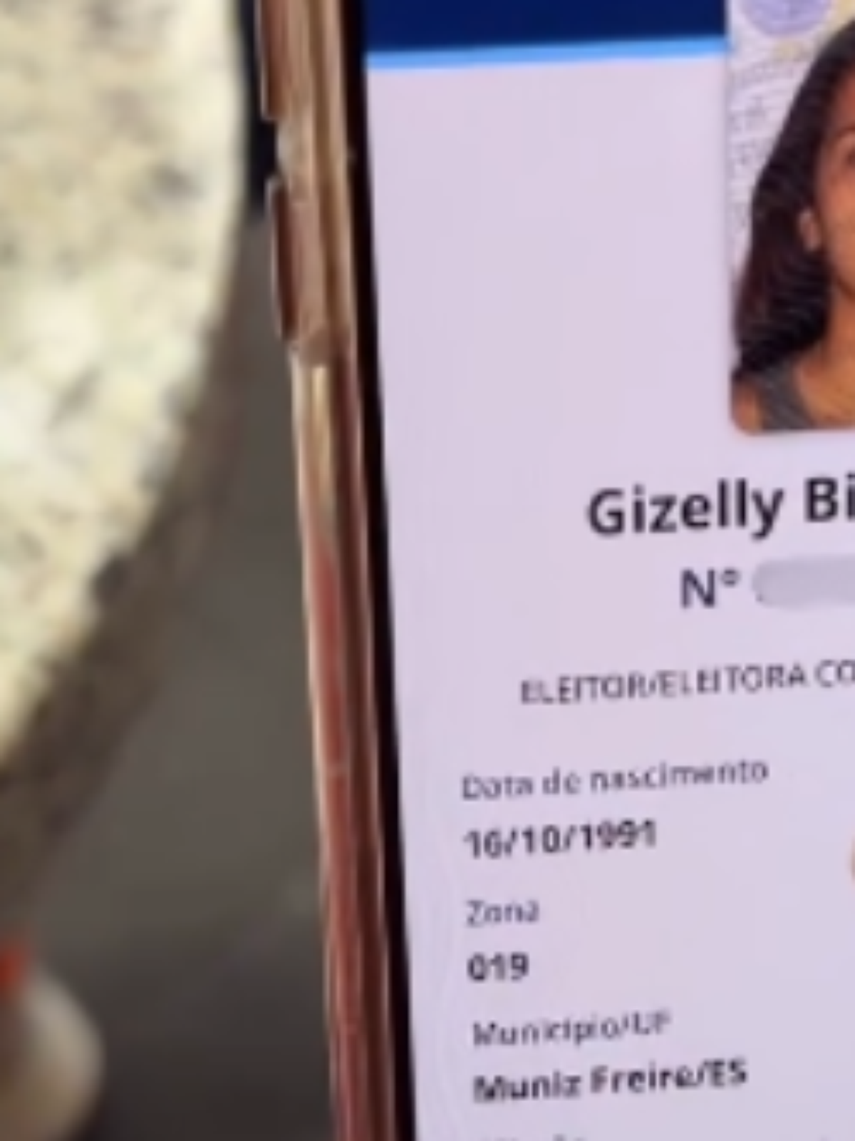 Ex-BBB Gizelly e eleitores relatam falha no e-Título ao mostrar local de votação; TRE-SP nega mudança