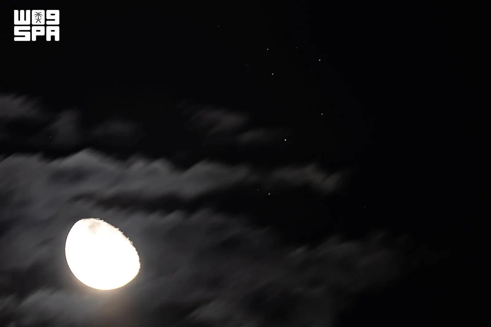 In Saudi skies, moon-Pleiades alignment marks onset of cooler Al-Wasm season