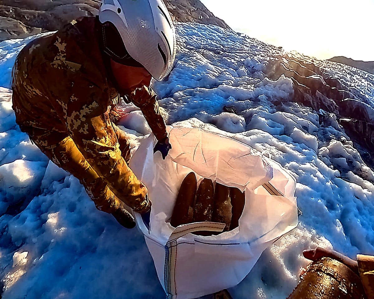 O derretimento de geleiras nos Dolomitas revela um estoque de munições da Primeira Guerra Mundial